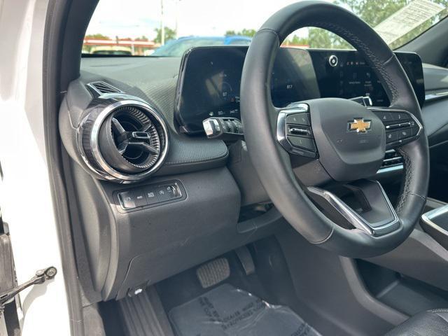 used 2025 Chevrolet Equinox car, priced at $31,455