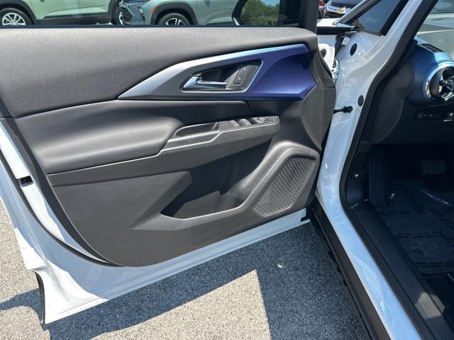 new 2025 Chevrolet Equinox EV car, priced at $38,733