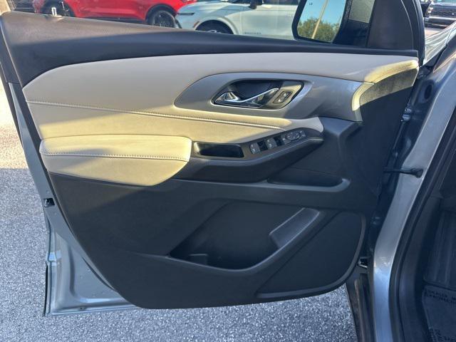 used 2023 Chevrolet Traverse car, priced at $27,505