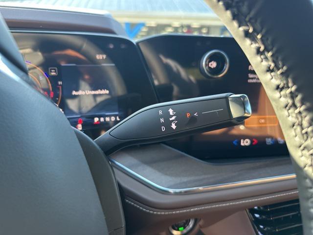 new 2025 Chevrolet Suburban car, priced at $80,347