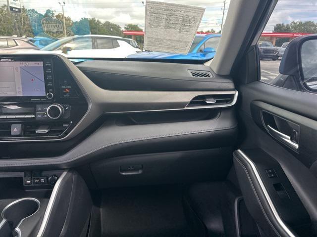 used 2020 Toyota Highlander car, priced at $27,915