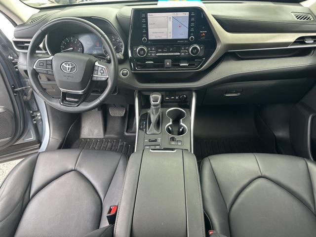 used 2020 Toyota Highlander car, priced at $27,915