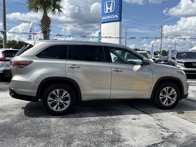 used 2015 Toyota Highlander car, priced at $12,880