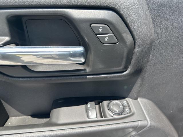 new 2025 Chevrolet Silverado 1500 car, priced at $36,352