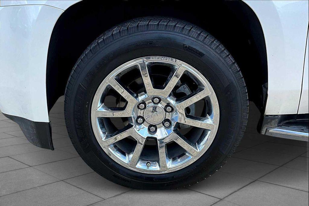 used 2017 GMC Yukon car, priced at $24,400