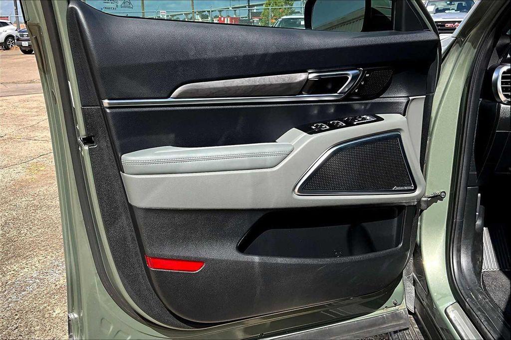used 2024 Kia Telluride car, priced at $41,400