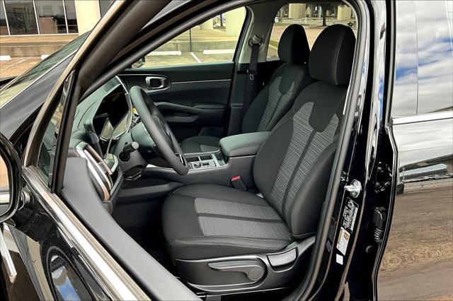 used 2025 Kia Sorento car, priced at $29,900