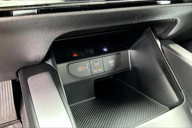 used 2025 Kia Sorento car, priced at $29,900