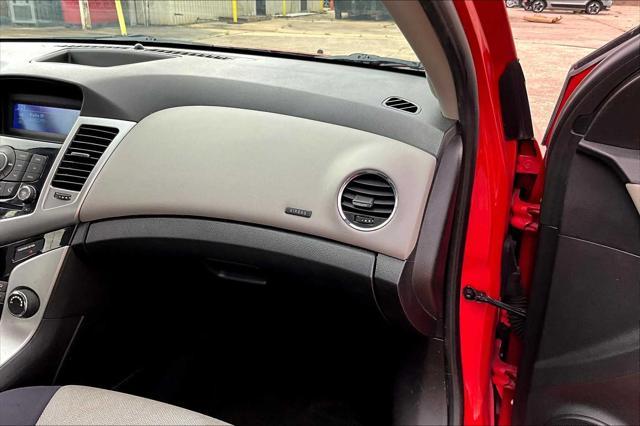 used 2014 Chevrolet Cruze car, priced at $6,400