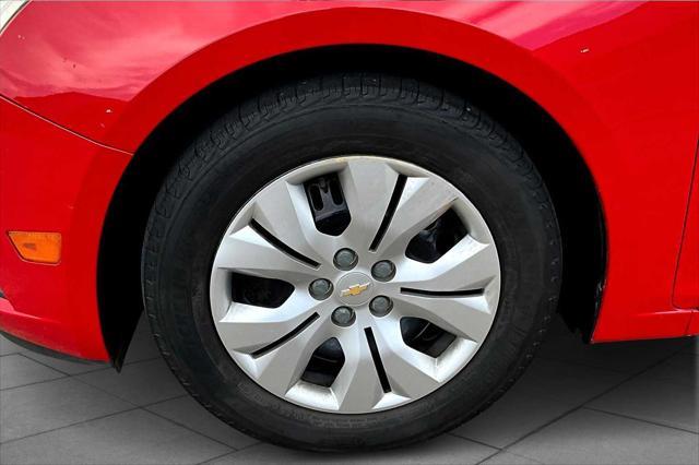 used 2014 Chevrolet Cruze car, priced at $6,400