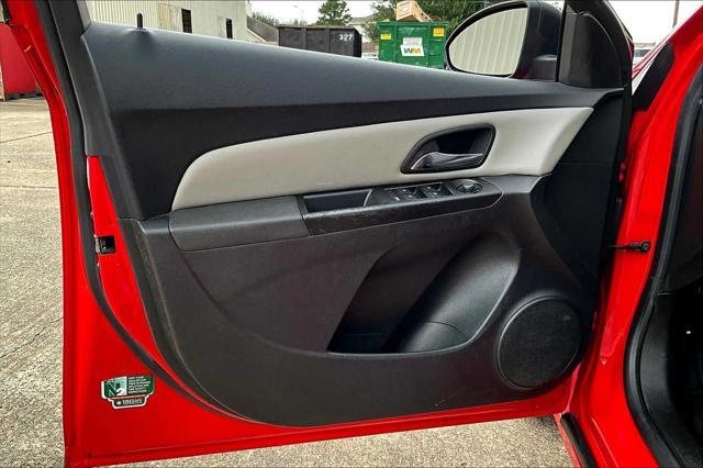used 2014 Chevrolet Cruze car, priced at $6,400