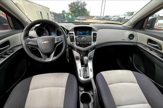 used 2014 Chevrolet Cruze car, priced at $6,400