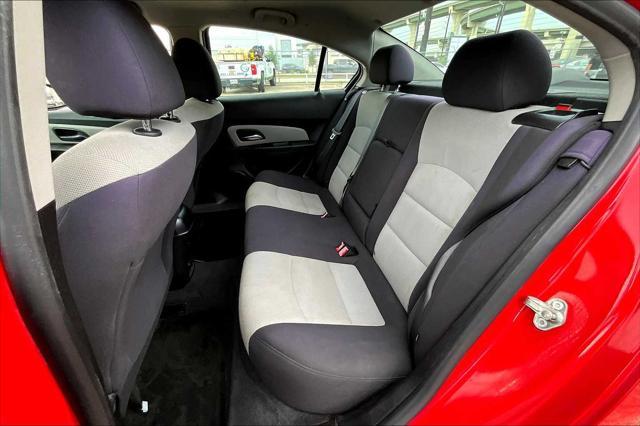 used 2014 Chevrolet Cruze car, priced at $6,400