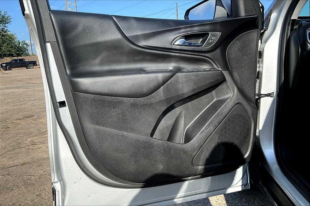 used 2020 Chevrolet Equinox car, priced at $15,900