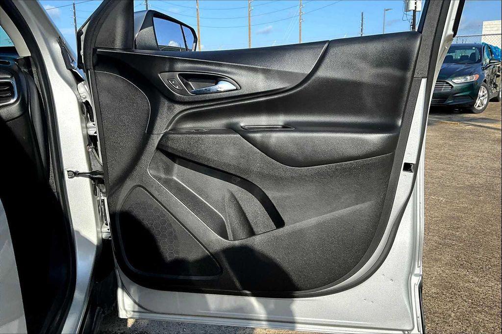 used 2020 Chevrolet Equinox car, priced at $15,900