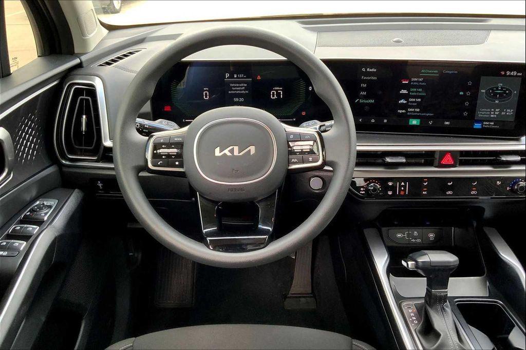 used 2025 Kia Sorento car, priced at $28,900