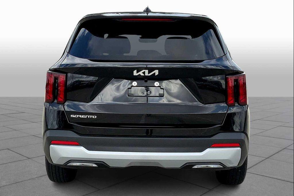 used 2025 Kia Sorento car, priced at $28,900