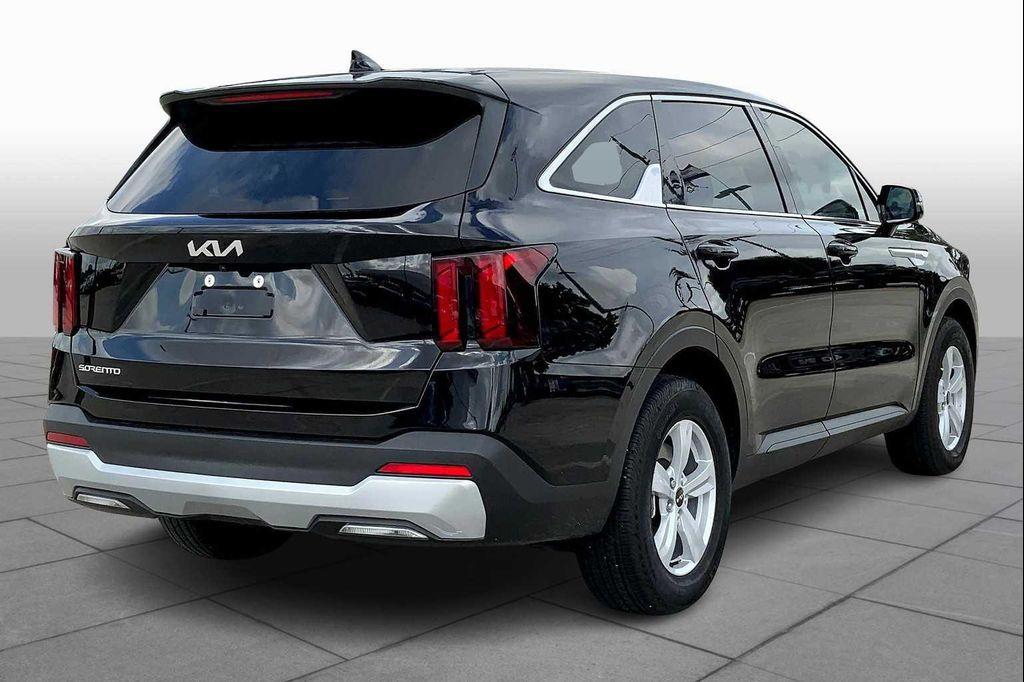used 2025 Kia Sorento car, priced at $28,900