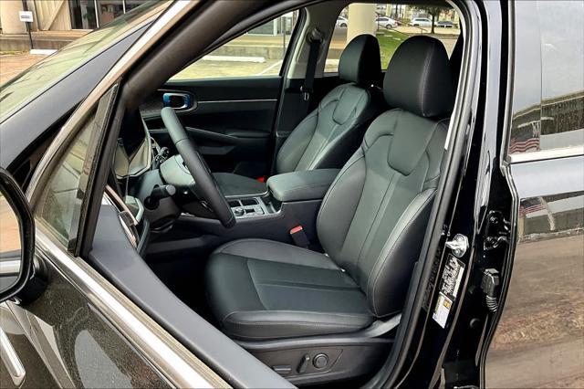 used 2024 Kia Sorento car, priced at $33,400