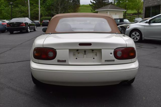 used 1995 Mazda MX-5 Miata car, priced at $8,895