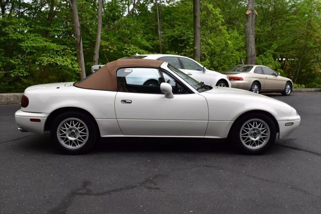 used 1995 Mazda MX-5 Miata car, priced at $8,895