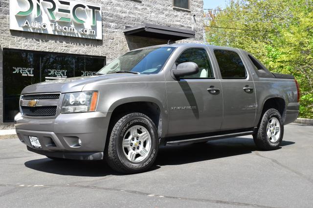 used 2007 Chevrolet Avalanche car, priced at $13,990