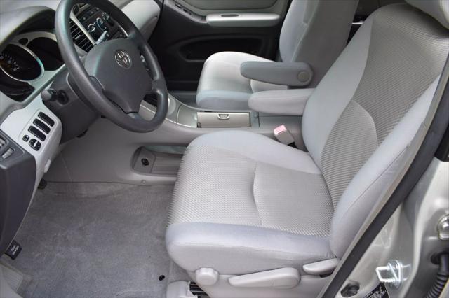 used 2006 Toyota Highlander car, priced at $12,990