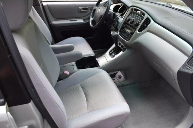 used 2006 Toyota Highlander car, priced at $12,990
