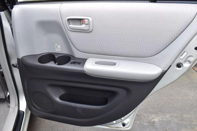 used 2006 Toyota Highlander car, priced at $12,990