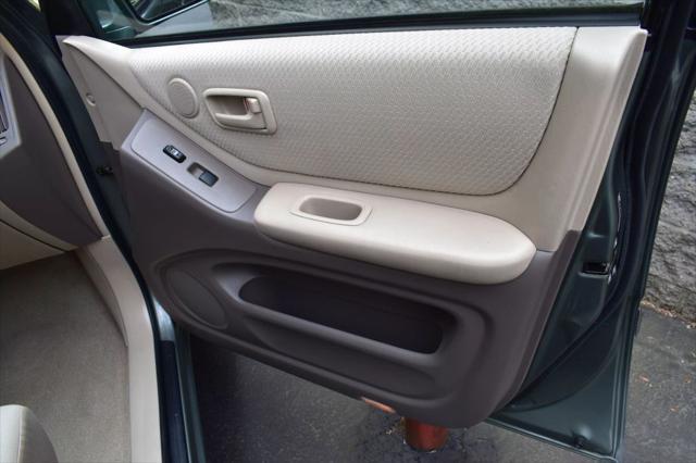 used 2006 Toyota Highlander car, priced at $11,990