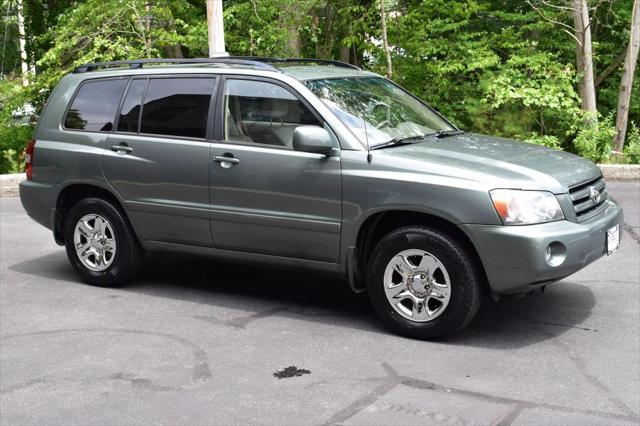 used 2006 Toyota Highlander car, priced at $11,990