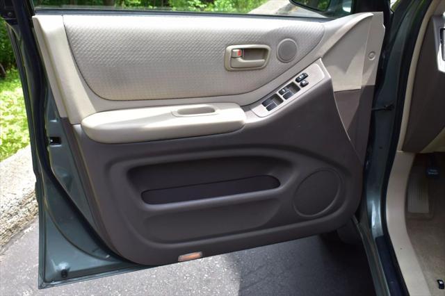 used 2006 Toyota Highlander car, priced at $11,990