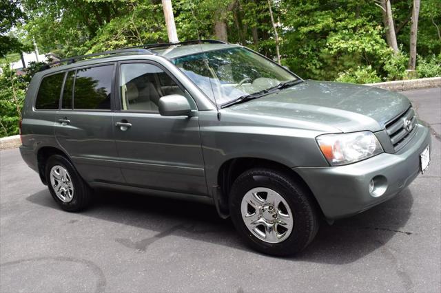used 2006 Toyota Highlander car, priced at $11,990