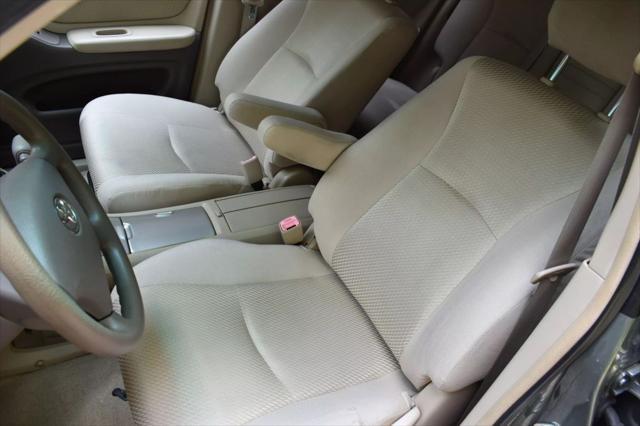 used 2006 Toyota Highlander car, priced at $11,990
