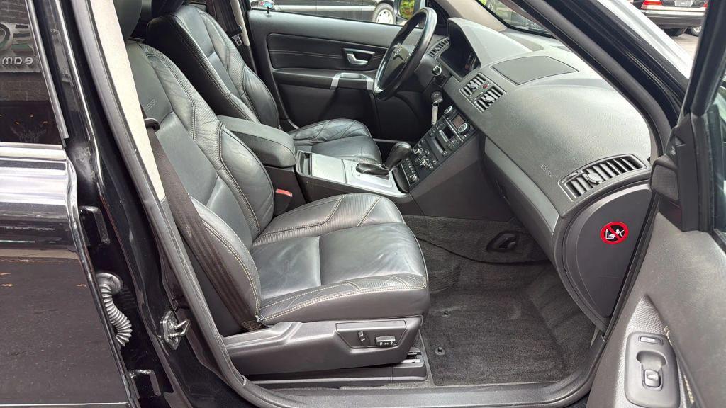 used 2013 Volvo XC90 car, priced at $14,990