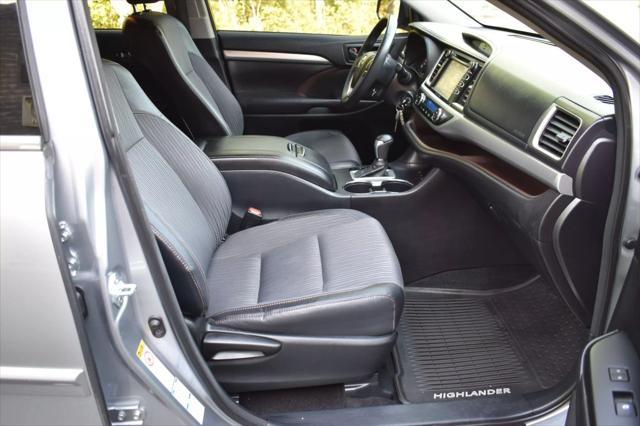 used 2016 Toyota Highlander car, priced at $15,498