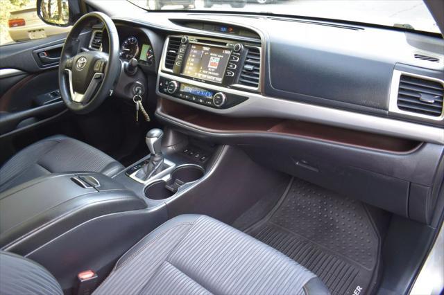 used 2016 Toyota Highlander car, priced at $15,498