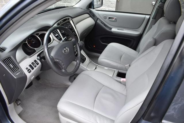 used 2007 Toyota Highlander car, priced at $8,990