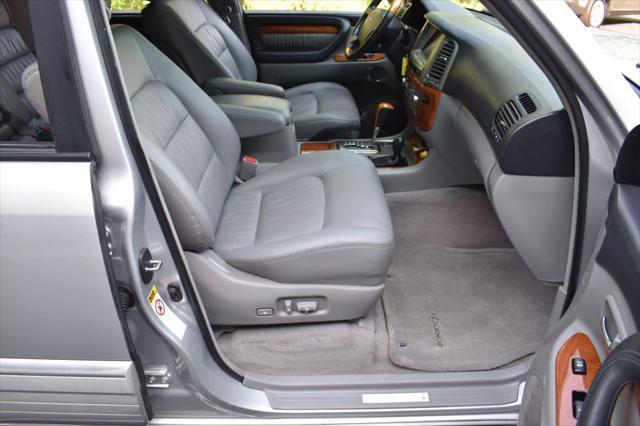 used 2006 Lexus LX 470 car, priced at $23,990