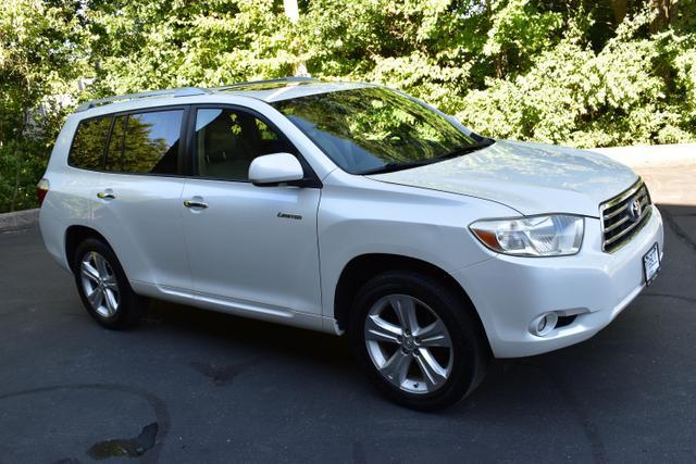 used 2008 Toyota Highlander car, priced at $11,998