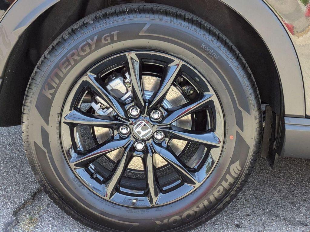 new 2026 Honda CR-V Hybrid car, priced at $40,175