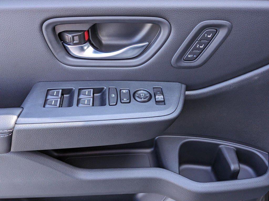 new 2025 Honda Pilot car, priced at $49,405