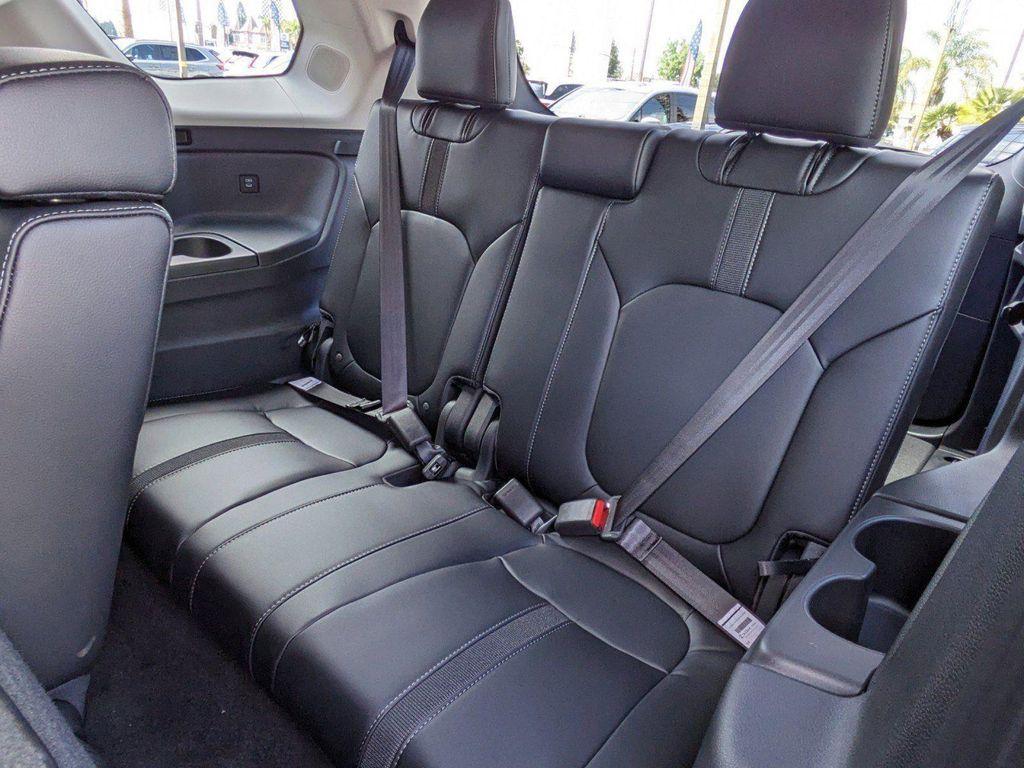 new 2025 Honda Pilot car, priced at $49,405