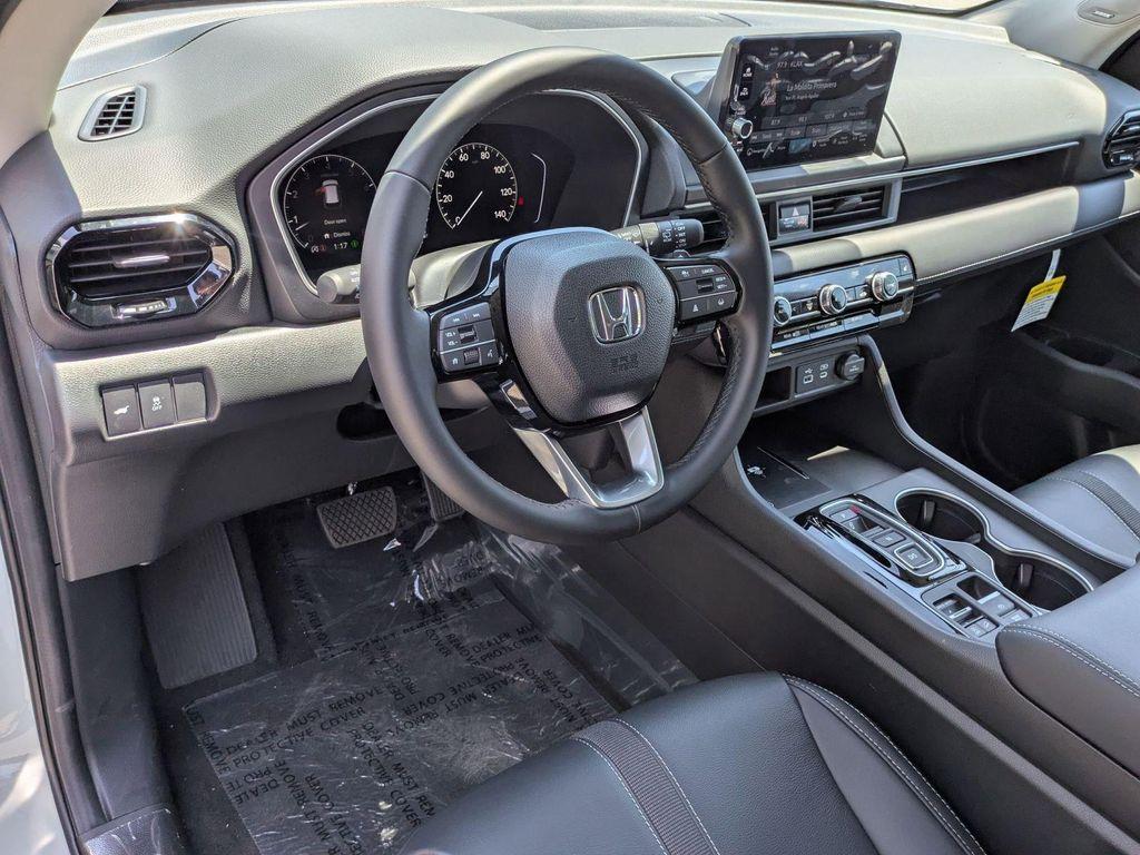 new 2025 Honda Pilot car, priced at $51,305