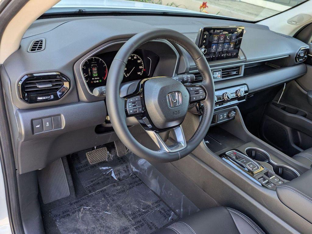 new 2025 Honda Pilot car, priced at $53,450
