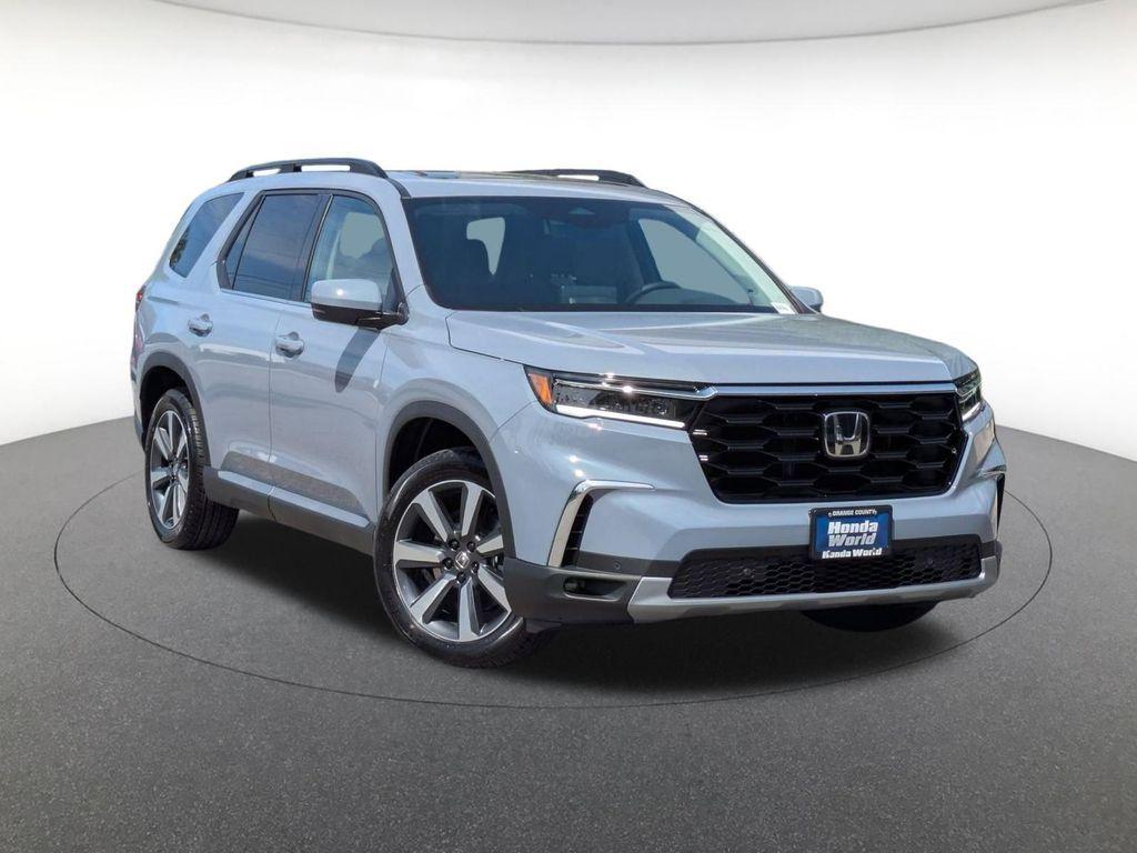 new 2025 Honda Pilot car, priced at $50,180