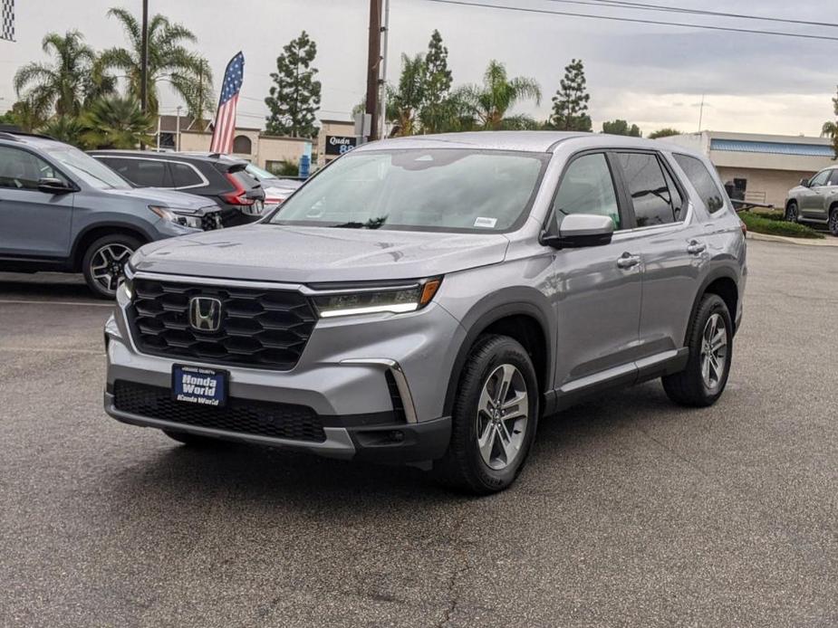 new 2025 Honda Pilot car, priced at $44,595