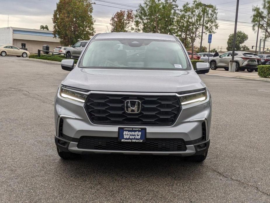 new 2025 Honda Pilot car, priced at $44,595