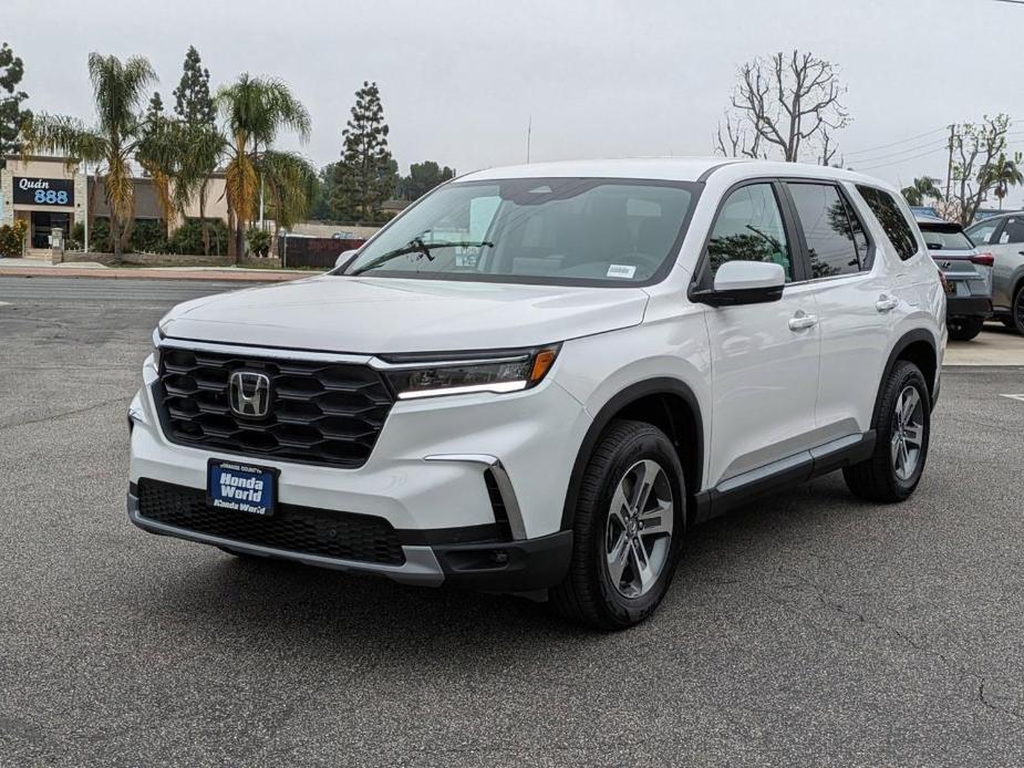 new 2025 Honda Pilot car, priced at $45,780