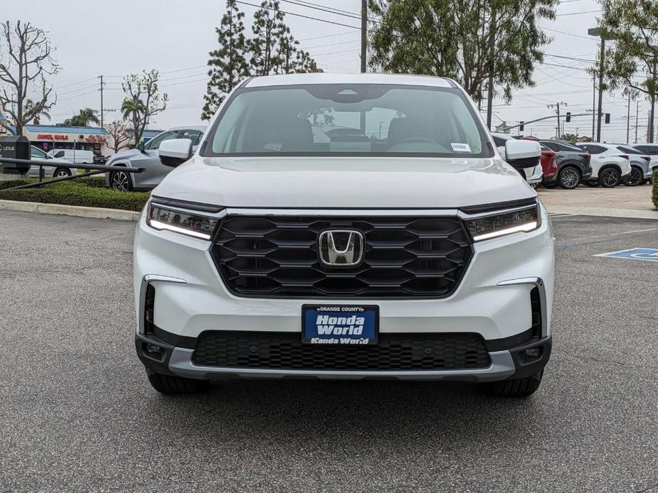 new 2025 Honda Pilot car, priced at $45,780